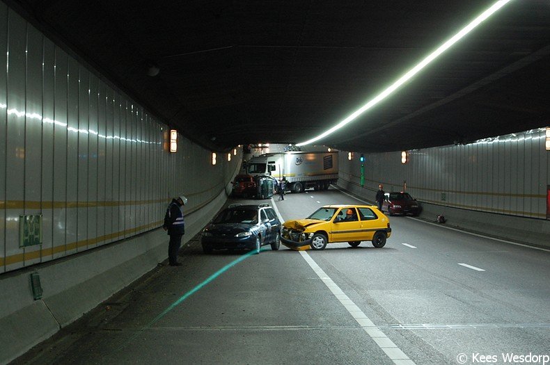vlake tunnel 2015 023-BorderMaker.jpg